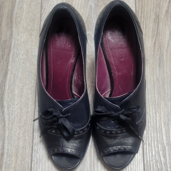 Coach Peep Toe Lace-Up Claudine Black Leather Pumps Size 7.5 - Picture 12 of 12